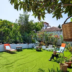Konukevi Pela Veranda Exquisite